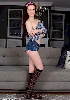 cute teen Davina strips nude and spreads legs