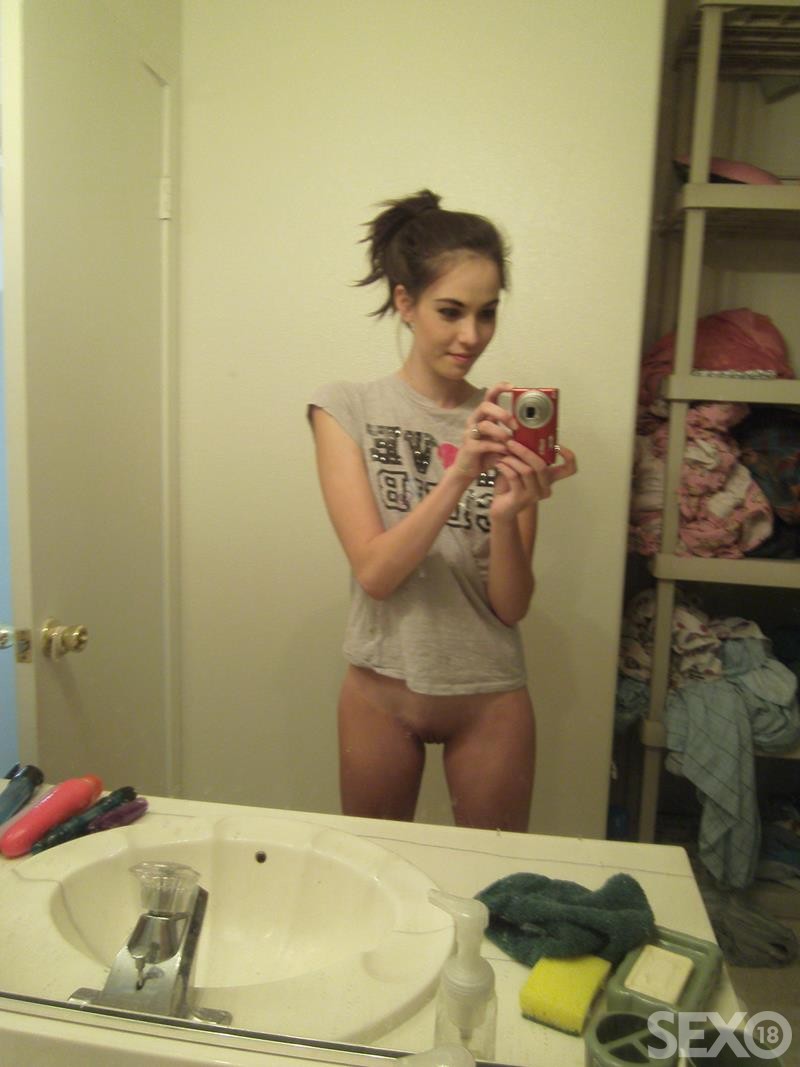 https://sexo18.net/site/assets/files/1666/sexo18-perfect-teen-brunette-is-making-naked-selfie-9.jpg