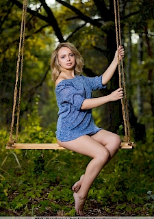 Lydia J Swinging