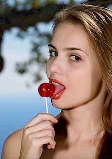 Elle Cherry Red Lips