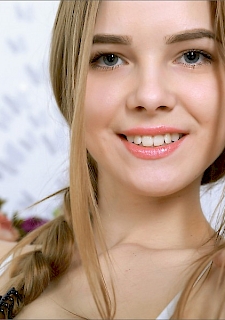 Leggy Teen Carolina Sugar and Spice