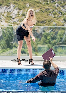 Delphine Gets Fucked Outside