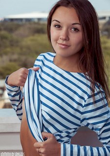 cute girl Dikki shows outdoor her sexy body