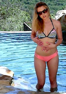 Bikini Babe Aubrey Sinclair by Holly Randall