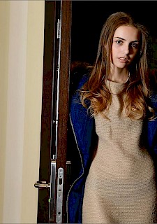 cute hottie Elle is showing her body
