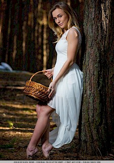 hottie Blonde teen Aislin invites you on a picnic in the woods