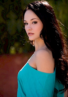Logan Drae Undresses