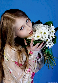 Daisy Gold Kimpilli