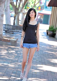 Amateur Teen Tamara Stripping