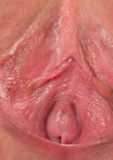 teen Girl Spreads Her Pussy Lips