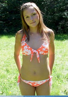 outdoor girl with small tits