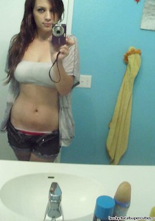 selfies in bathroom