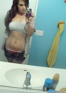selfies in bathroom