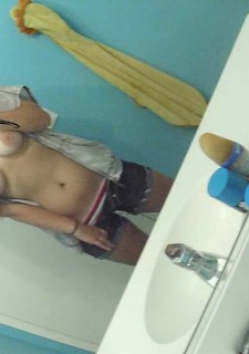 selfies in bathroom
