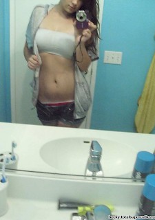 selfies in bathroom