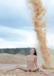 brunette babe outdoor sexy pics