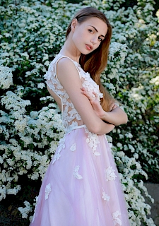 Elle Tan