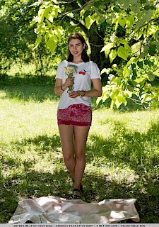 18 years teen Zhenya Mille has nude picnic