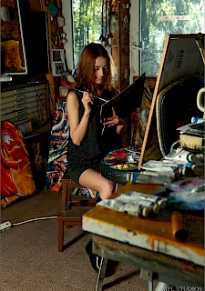 Sexy Babe Layla The Art Student