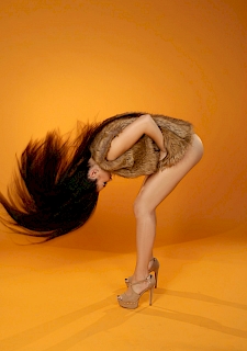 Long Haired Babe Wanna Fuck Now